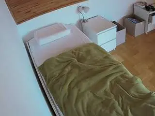 Camsoda Free Porn Cam of voyeurcam-julmodels-greybed-1