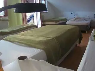 Camsoda Nude Webcam of voyeurcam-julmodels-bed-2