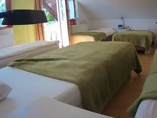 Camsoda Sex Chat of voyeurcam-julmodels-bed-2