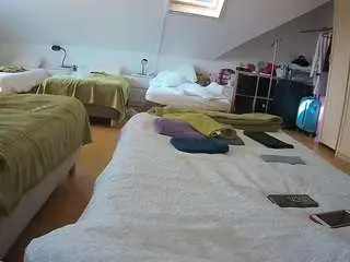 Camsoda Live Sex Cam of voyeurcam-julmodels-bed-2