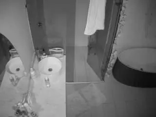 Camsoda Free Porn Cam of voyeurcam-casa-salsa-bathroom-6