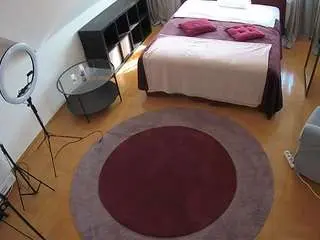 Camsoda Best Webcam of voyeurcam-julmodels-whitebed-1