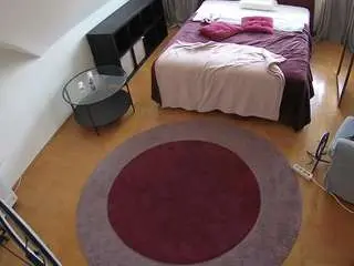 Camsoda Nude Webcam of voyeurcam-julmodels-whitebed-1