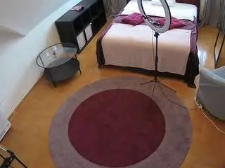Camsoda Live Sex Cam of voyeurcam-julmodels-whitebed-1
