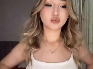 Camsoda Free Porn Cam of selenesmithheart