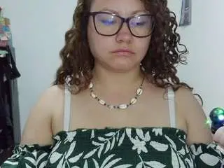 Camsoda Live Sex of curly-greeneyed