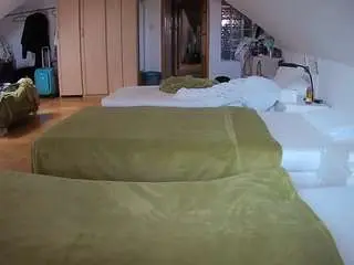 Camsoda Sex Cam of voyeurcam-julmodels-bed-3