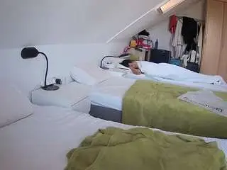 Camsoda Free Porn Cam of voyeurcam-julmodels-bed-4