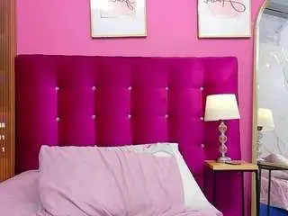 Camsoda Free Porn Cam of petitelittleebonyy
