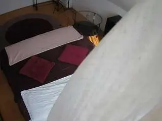 Camsoda Adult Webcam of voyeurcam-julmodels-whitebed-2