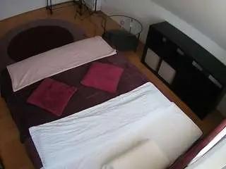 Camsoda Free Porn Cam of voyeurcam-julmodels-whitebed-2