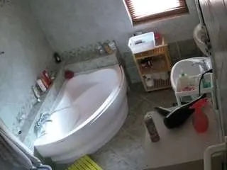 Camsoda Best Webcam of voyeurcam-julmodels-bath-1st-2