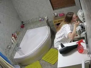 Camsoda Live Sex of voyeurcam-julmodels-bath-1st-2