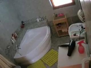 Camsoda Adult Webcam of voyeurcam-julmodels-bath-1st-2