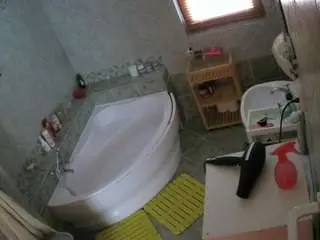 Camsoda Watch Live Sex Cams of voyeurcam-julmodels-bath-1st-2