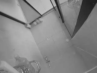 Camsoda Private Sex Chat of voyeurcam-jb-shower-2