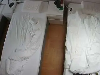 Camsoda Live Sex Cam of voyeurcam-julmodels-bed-5
