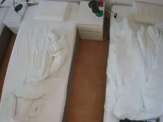 Camsoda Nude Webcam of voyeurcam-julmodels-bed-5