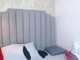 Camsoda Free Live Porn of maya-curvy