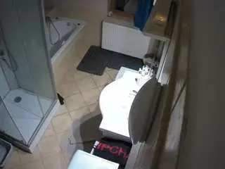 Camsoda Free Live Porn of voyeurcam-julmodels-bath-2nd-2