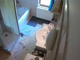 Camsoda Live Porn of voyeurcam-julmodels-bath-2nd-2