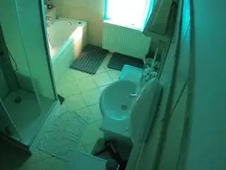 Camsoda Sex Chat of voyeurcam-julmodels-bath-2nd-2