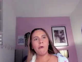 Camsoda Live Sex of brenda-brm
