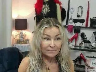 Camsoda Nude Webcam of luxcrystal