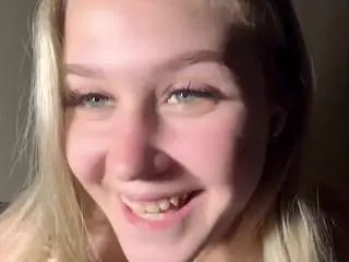 Camsoda Nude Webcam of evelynegruis