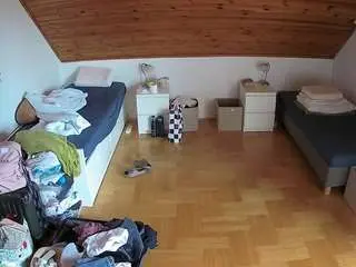 Camsoda Private Sex Chat of voyeurcam-julmodels-greybed-3