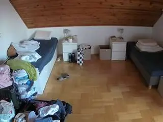 Camsoda Adult Webcams of voyeurcam-julmodels-greybed-3