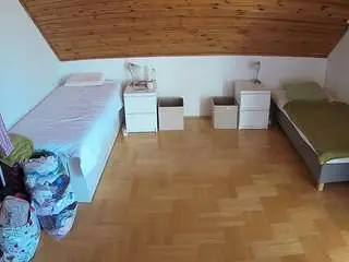 Camsoda Private Sex Chat of voyeurcam-julmodels-greybed-3