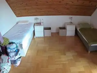 Camsoda Live Sex Cam of voyeurcam-julmodels-greybed-3