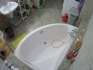 Camsoda Free Porn Cam of voyeurcam-julmodels-bath-1st-1