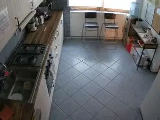 Camsoda Adult Webcams of voyeurcam-julmodels-kitchen-2