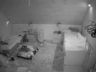Camsoda Sex Chat of voyeurcam-julmodels-whitebed-3