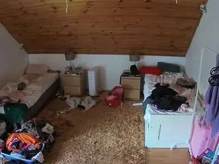 Camsoda Free Live Porn of voyeurcam-julmodels-whitebed-3
