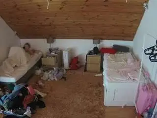 Camsoda Sex Chat of voyeurcam-julmodels-whitebed-3