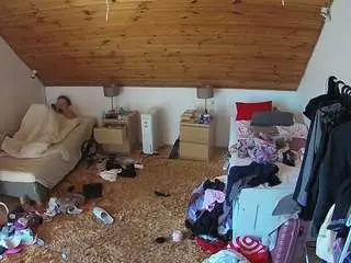 Camsoda Watch Live Sex Cams of voyeurcam-julmodels-whitebed-3