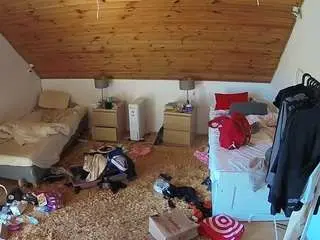 Camsoda Private Sex Chat of voyeurcam-julmodels-whitebed-3