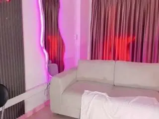 Camsoda Free Live Porn of leah-grey