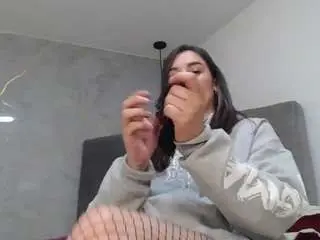 Camsoda Nude Webcam of samantha-belle