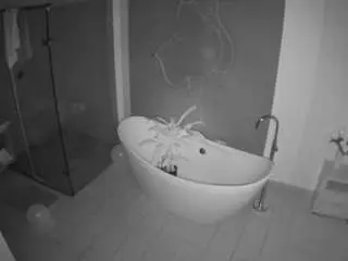Camsoda Free Porn Cam of voyeurcam-casa-salsa-bathroom-5