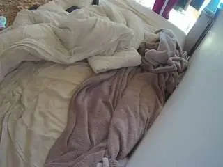 Camsoda Live Sex of voyeurcam-julmodels-whitebed-4