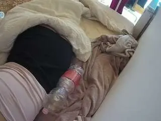 Camsoda Live Sex Cam of voyeurcam-julmodels-whitebed-4