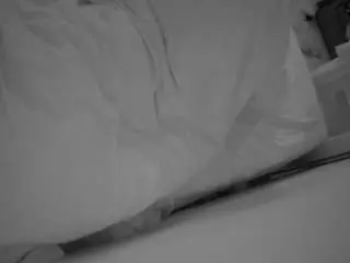Camsoda Private Sex Chat of voyeurcam-julmodels-whitebed-4