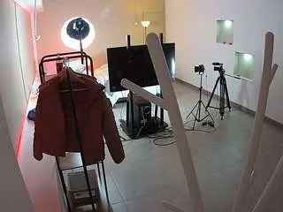 Camsoda Free Porn Cam of voyeurcam-jb-room-1