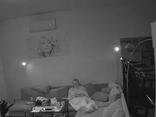 Camsoda Nude Webcam of voyeurcam-julmodels-living-1