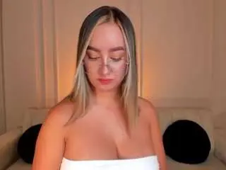 Camsoda Free Live Porn of novasinclairx