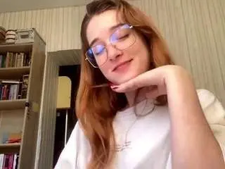 Camsoda Nude Webcam of carlinebyler